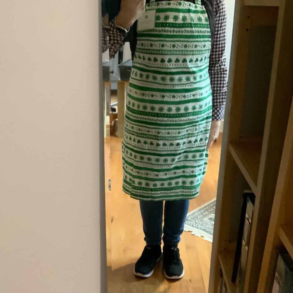 Irish Kitchen Apron - Picture 2 of 7